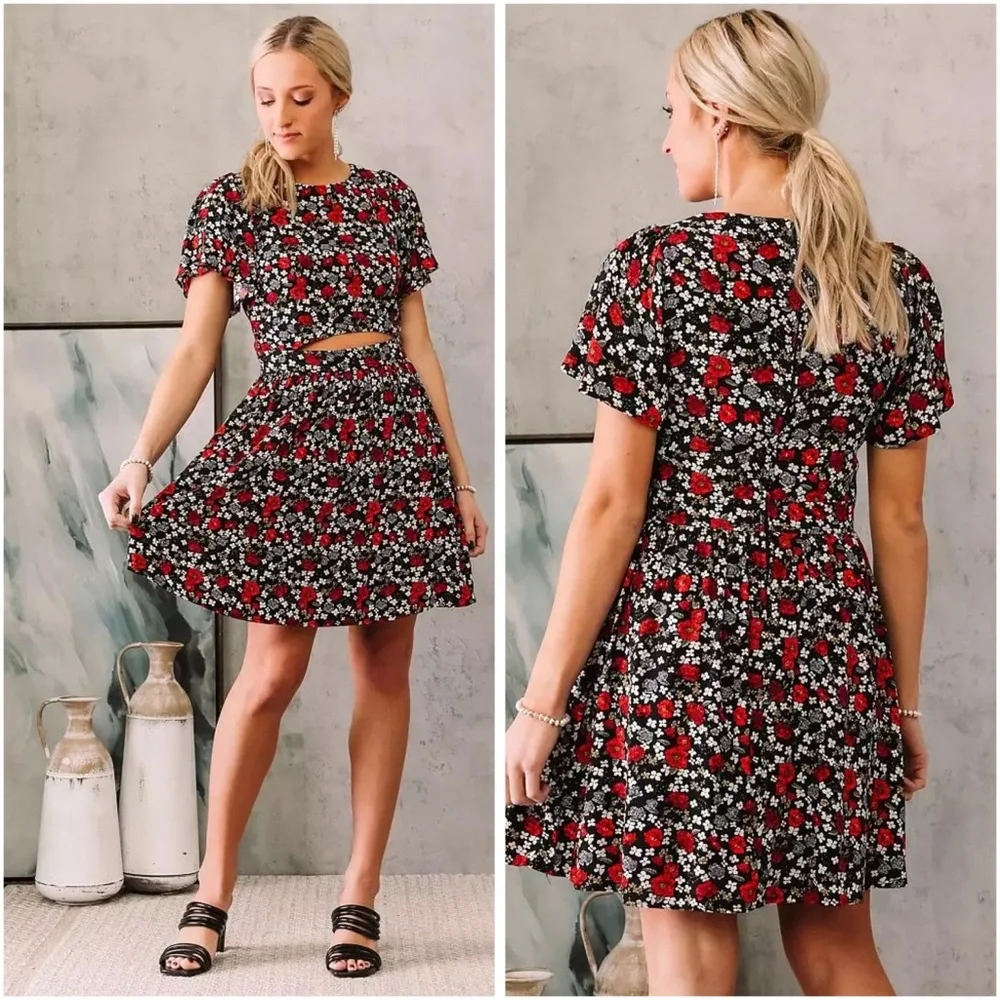 Floral Print Stomach Cut Out Short Sleeve Dress - Picture 2 of 14